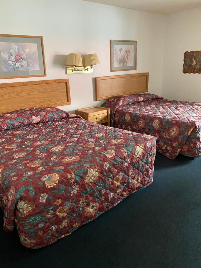 Northern Pine Inn Hayward Exterior photo