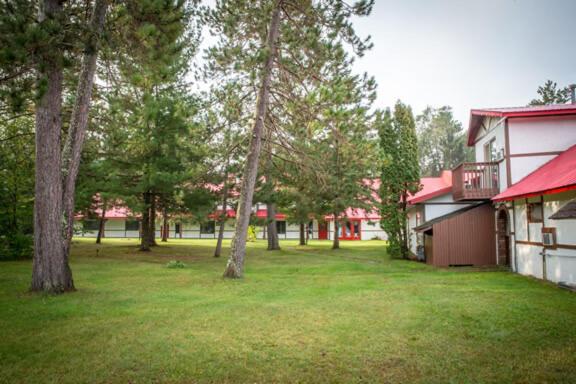 Northern Pine Inn Hayward Exterior photo