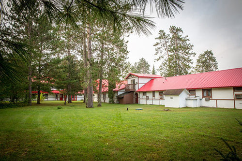 Northern Pine Inn Hayward Exterior photo