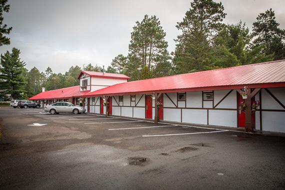 Northern Pine Inn Hayward Exterior photo