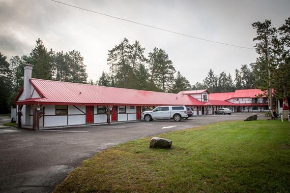 Northern Pine Inn Hayward Exterior photo